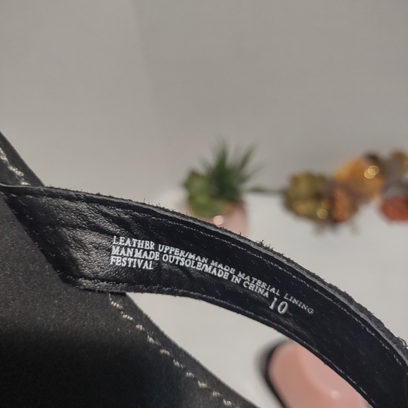 Yellow Box Black and Gold Sandals - Picture 2 of 4